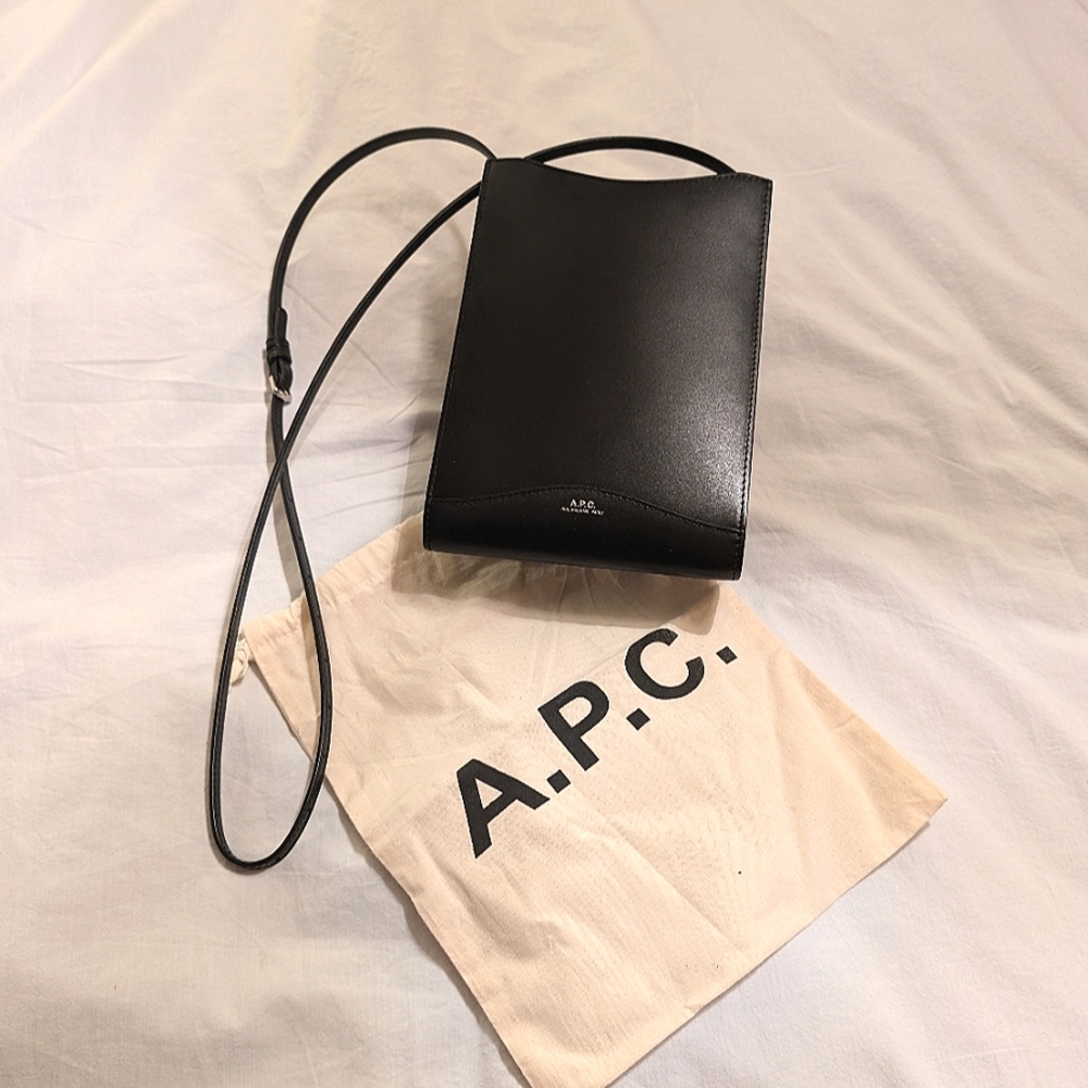 A.P.C. Jamie Neck Pouch (Large)